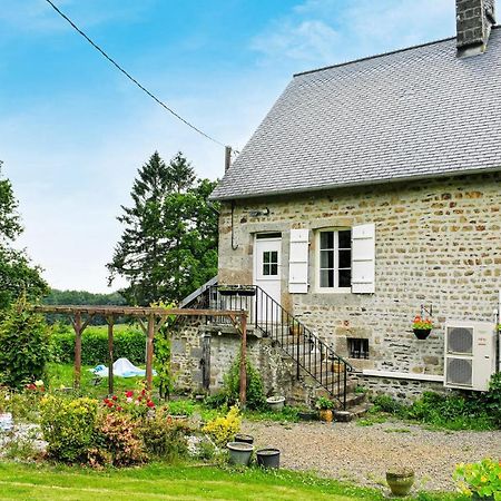 Awesome Home In Saint-Sever-Calvados With Kitchen Εξωτερικό φωτογραφία
