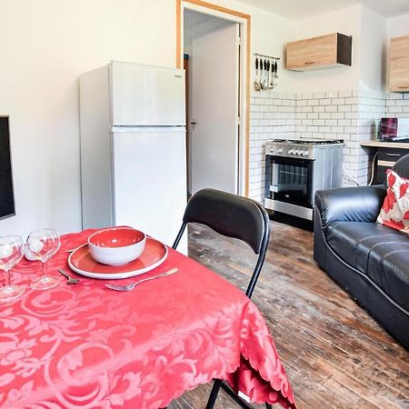 Awesome Home In Saint-Sever-Calvados With Kitchen Εξωτερικό φωτογραφία