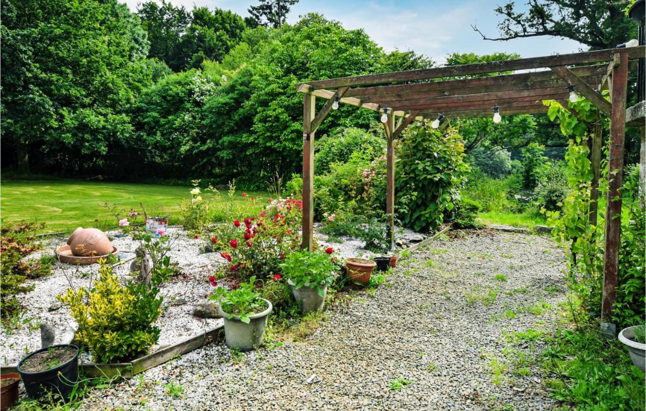 Awesome Home In Saint-Sever-Calvados With Kitchen Εξωτερικό φωτογραφία
